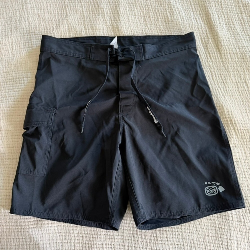 Maui‎ Built Board Shorts Mens 33 Black Cargo Pocket Lace Up Surf Trunks